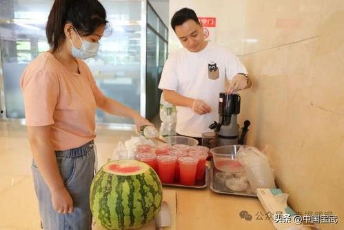 群体吃瓜新闻传播,群体吃瓜新闻的传播与影响