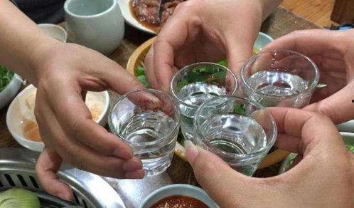 喝酒吃瓜的段子,一场欢乐的段子盛宴