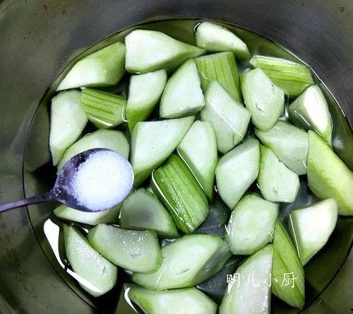 炒着吃的小瓜,清爽可口，夏日必备佳肴