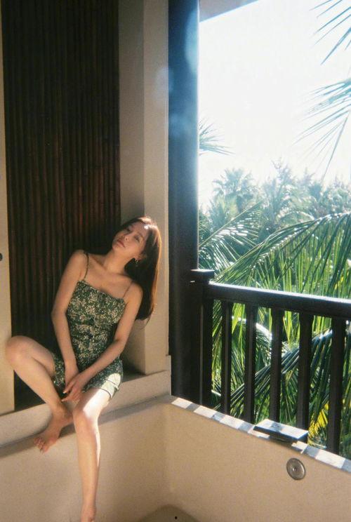 拍电影女演员吃瓜,揭秘电影女演员的幕后美食故事