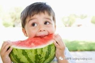 给父母吃瓜,给父母带来欢乐的吃瓜体验