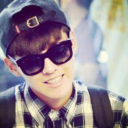 送墨镜吃瓜,夏日清凉新风尚