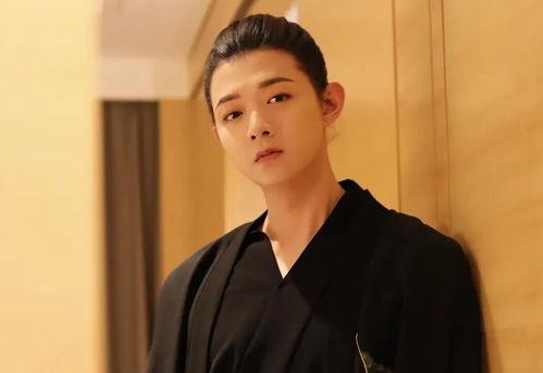 张远用脸吃瓜,趣味横生瞬间引爆网络