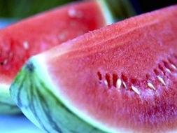 婴儿弄吃小瓜,探索婴儿吃小瓜的奇妙瞬间