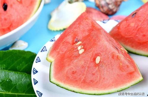 用勺子吃瓜行吗,夏日消暑新风尚