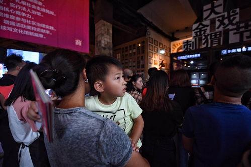 朝阳群众吃瓜名场面,揭秘京城街头的热闹一幕