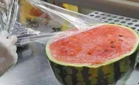 刘大瓜吃小肠,一场味蕾与勇气的较量