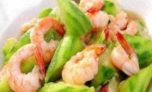 虾能水瓜一起吃吗,健康搭配的饮食新选择