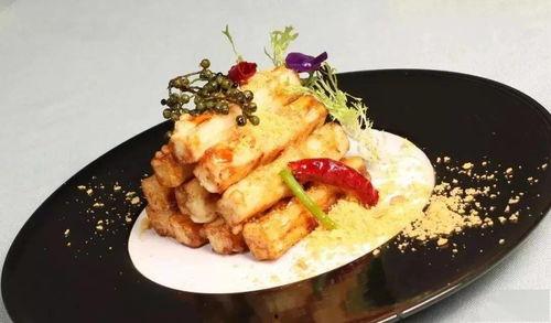 网红吃茄瓜,趣味横生引网友热议