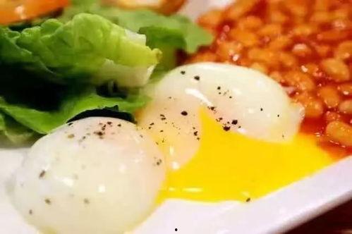 晚餐吃小瓜搞笑,笑料连连，欢乐满屋！