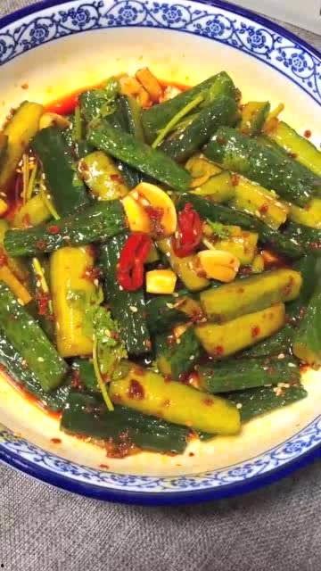 吃酸辣瓜条视频,舌尖上的夏日美味，一尝倾心！