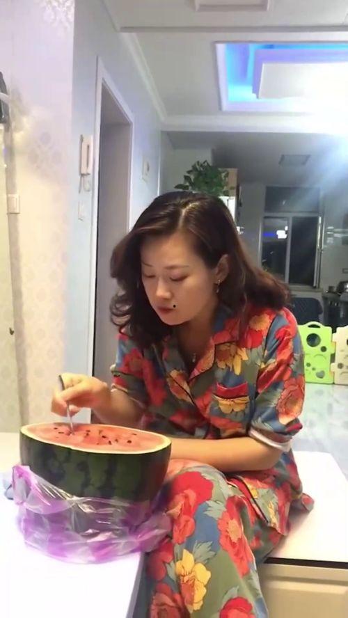 抓姐吃瓜,揭秘娱乐圈那些不为人知的幕后故事