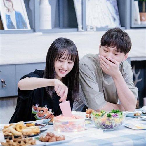 花百万吃瓜视频,揭秘花百万吃瓜背后的故事