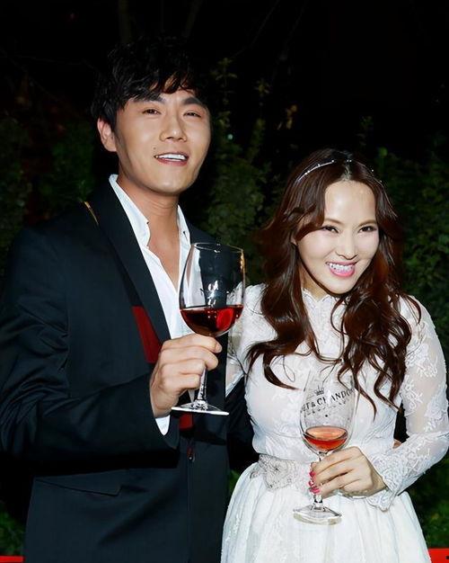 秦昊和伊能静吃瓜,娱乐圈的甜蜜“瓜”味