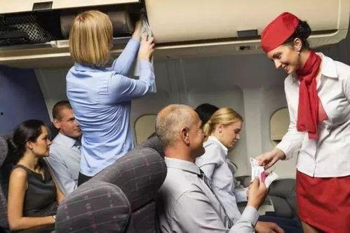 国外飞机空姐吃瓜,揭秘国外飞机空姐的休闲时光与美食选择