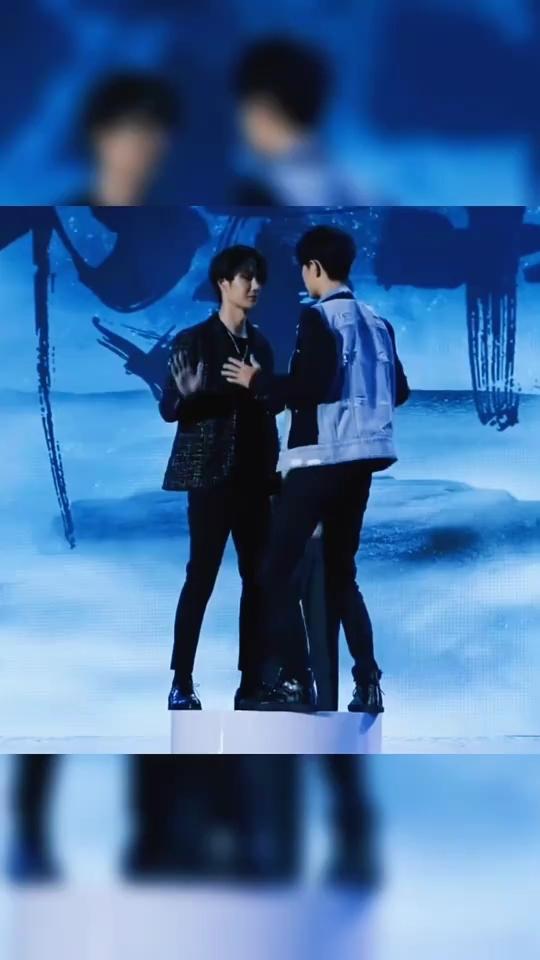 吃瓜过程表情包动态,吃瓜表情包的欢乐瞬间