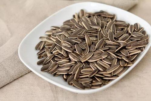 秋瓜里面小瓜子可以吃吗