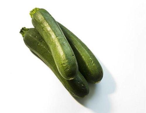 什么动物喜欢吃甜酸角瓜,蜜蜂钟爱的甜蜜诱惑