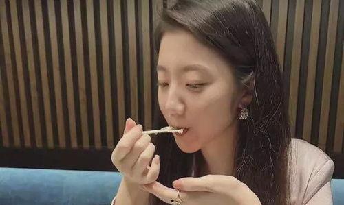 吃瓜富婆视频,视频背后的奢华生活与娱乐八卦