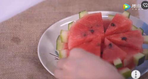 吃瓜用手劈开,揭秘吃瓜达人手劈瓜的神奇技巧
