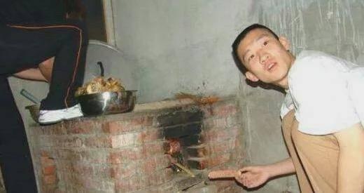 兴县吃瓜事件始末,一场网络热议背后的真相与反思