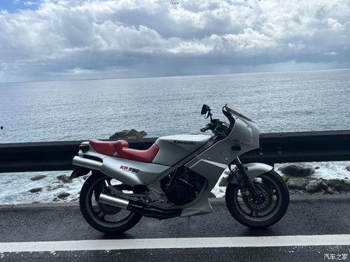 雅马哈niken吃瓜,颠覆传统，引领未来跨界双缸摩托车新潮流